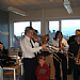 Oppvarming - Sondre holder seg trygt med mor Oppvarming - Sondre holder seg trygt med mor